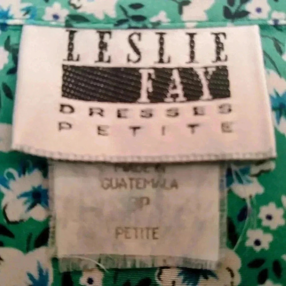 Leslie Fay floral short-sleeve pleated maxi dress in soft green - Picture 4 of 8